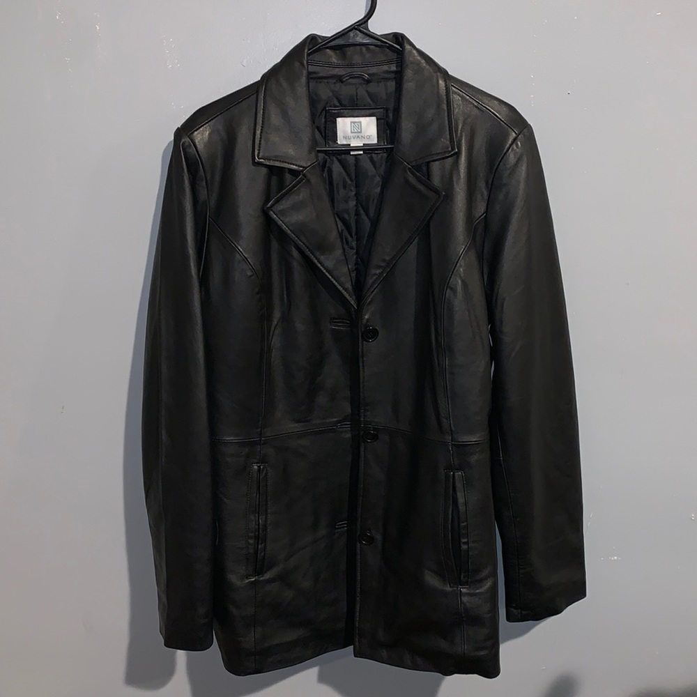 Nuvano L Women’s Black Leather Walking Jacket.